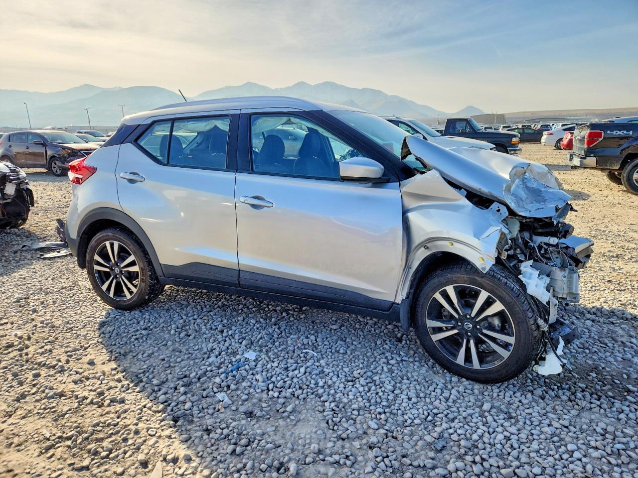 2020 NISSAN KICKS