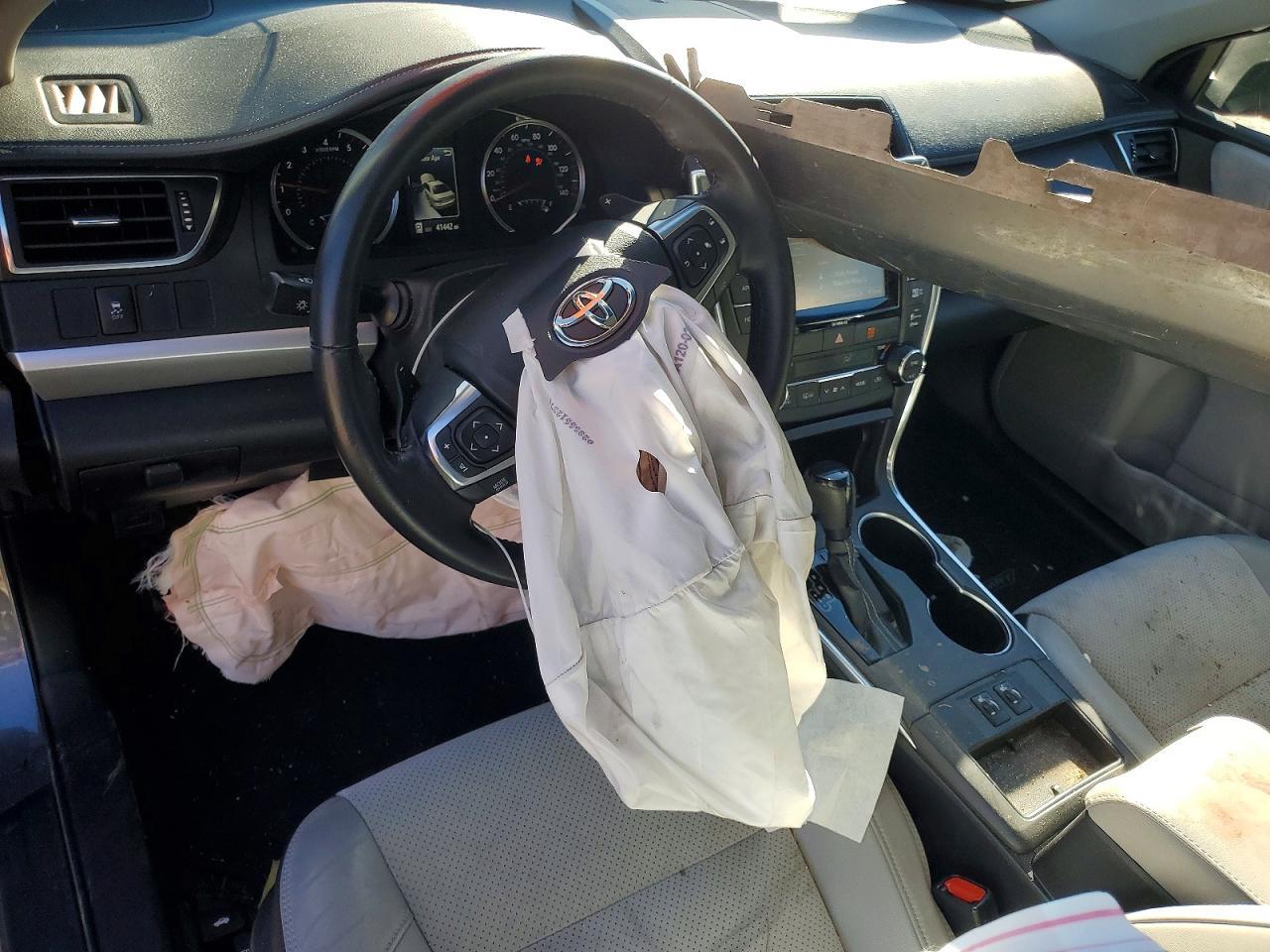 2016 TOYOTA CAMRY