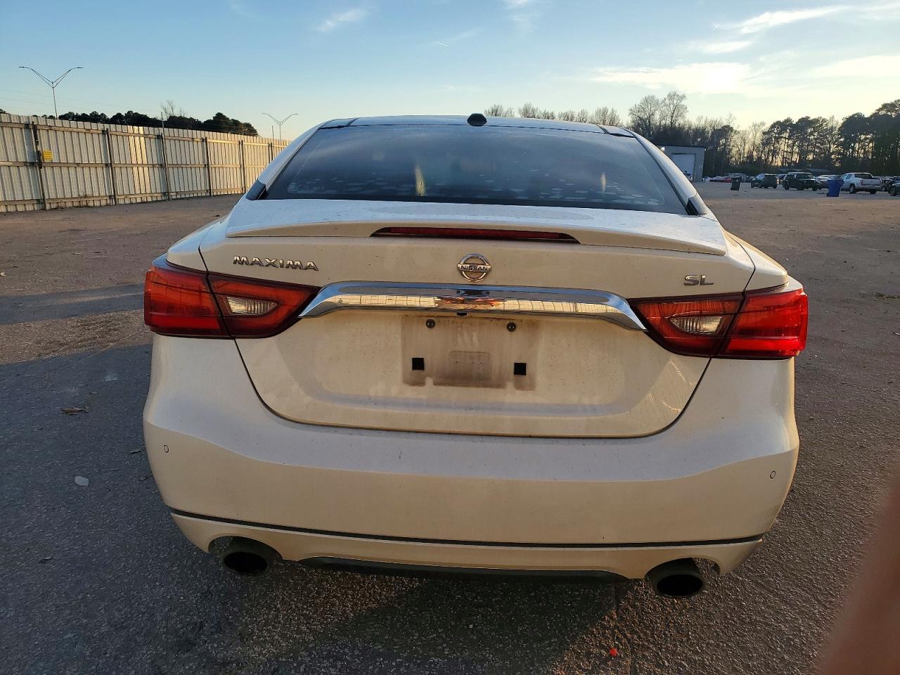 2016 NISSAN Maxima