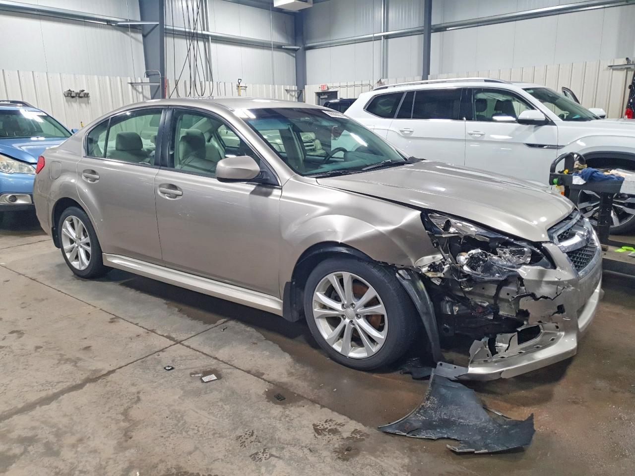 2014 SUBARU Legacy