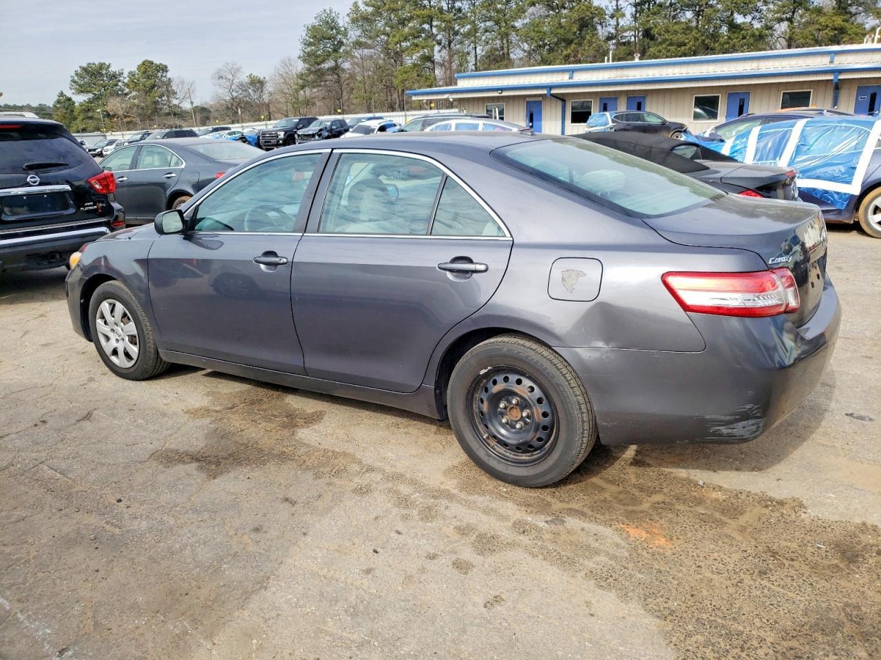 2011 TOYOTA CAMRY