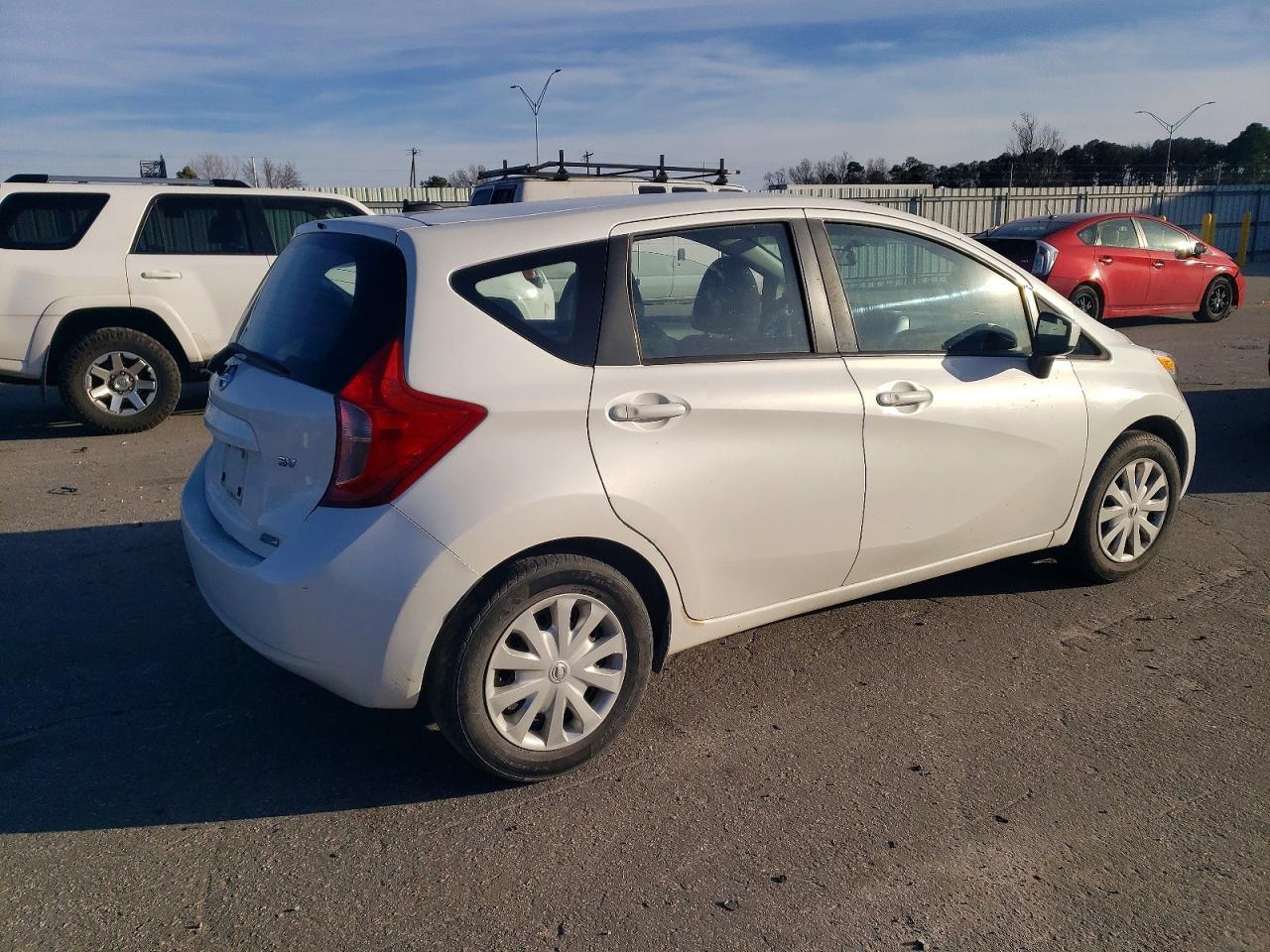 2016 NISSAN Versa Note