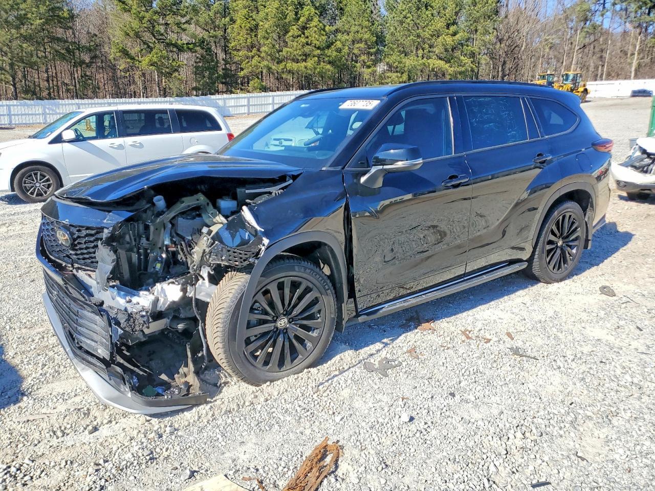 2024 TOYOTA HIGHLANDER