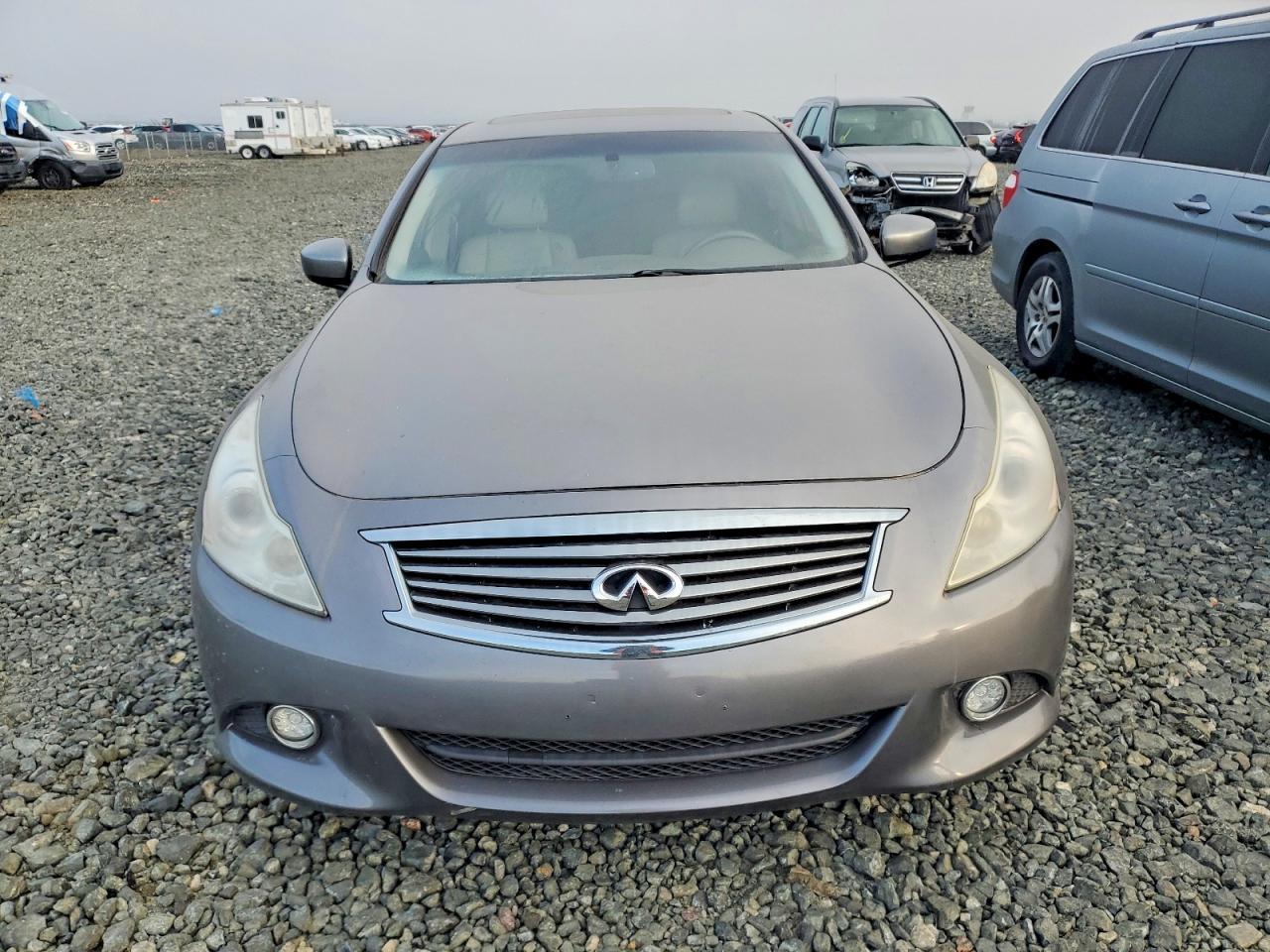 2011 INFINITI G37