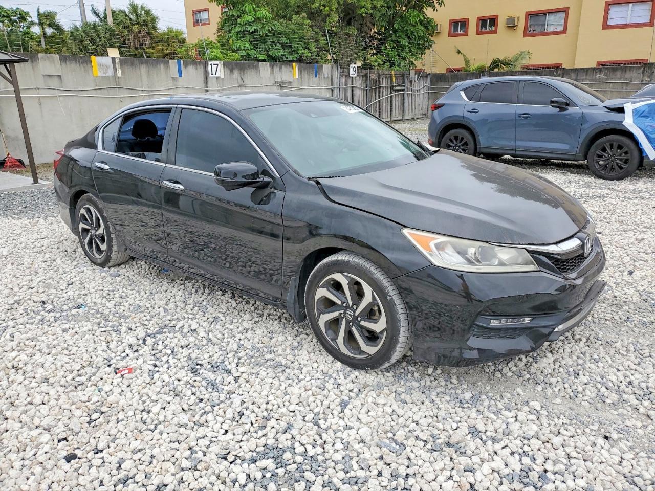 2017 HONDA ACCORD