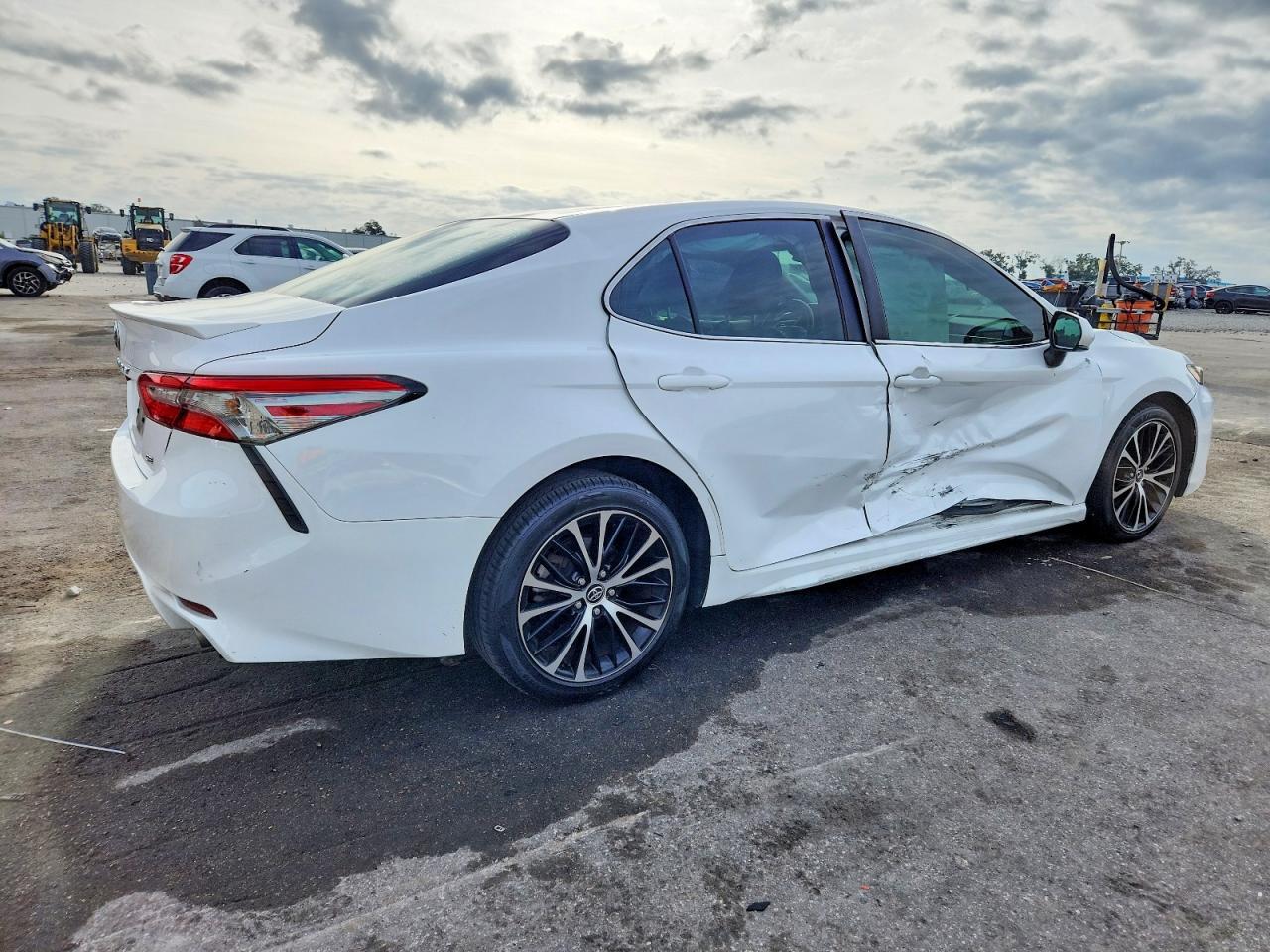 2018 TOYOTA CAMRY