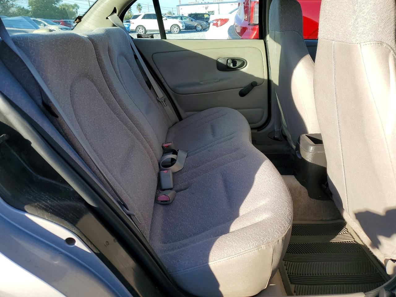 2000 SATURN Sl1
