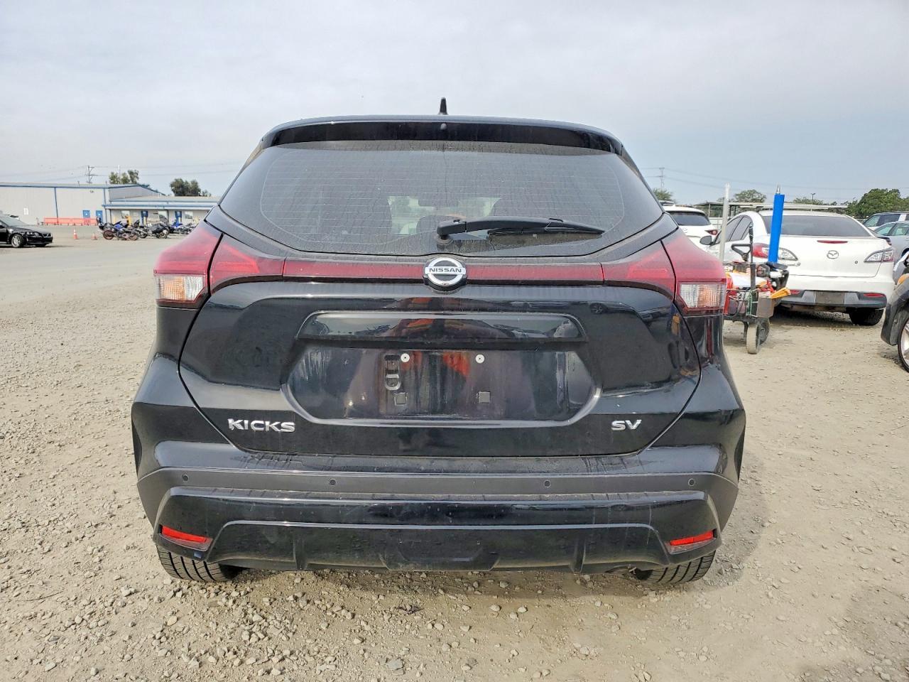 2021 NISSAN KICKS