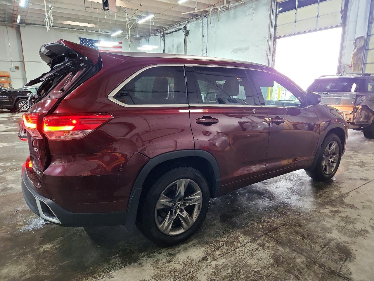2017 TOYOTA HIGHLANDER