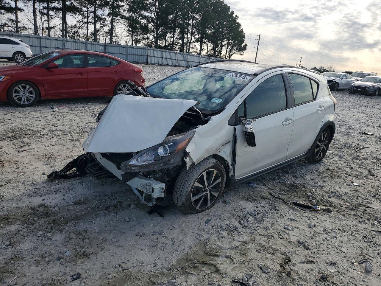 2018 TOYOTA Prius c