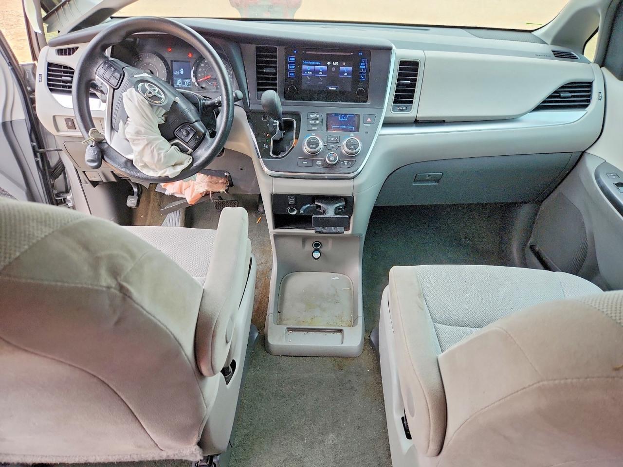 2016 TOYOTA SIENNA