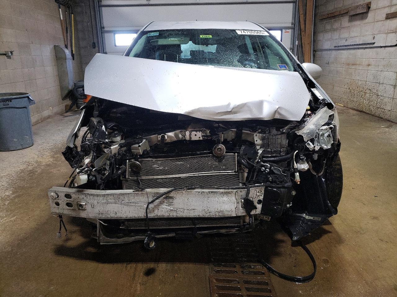 2016 TOYOTA PRIUS V