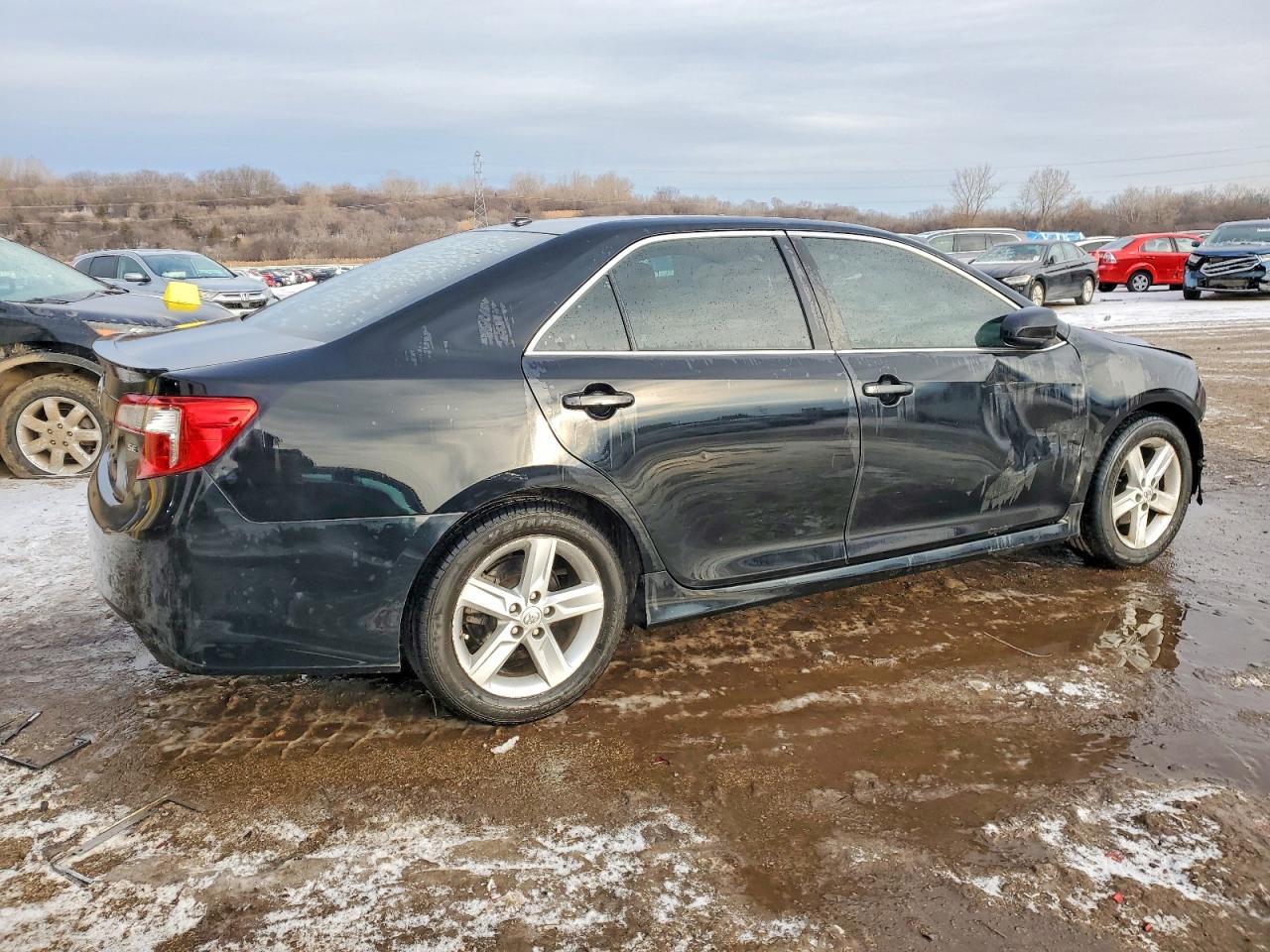 2014 TOYOTA CAMRY