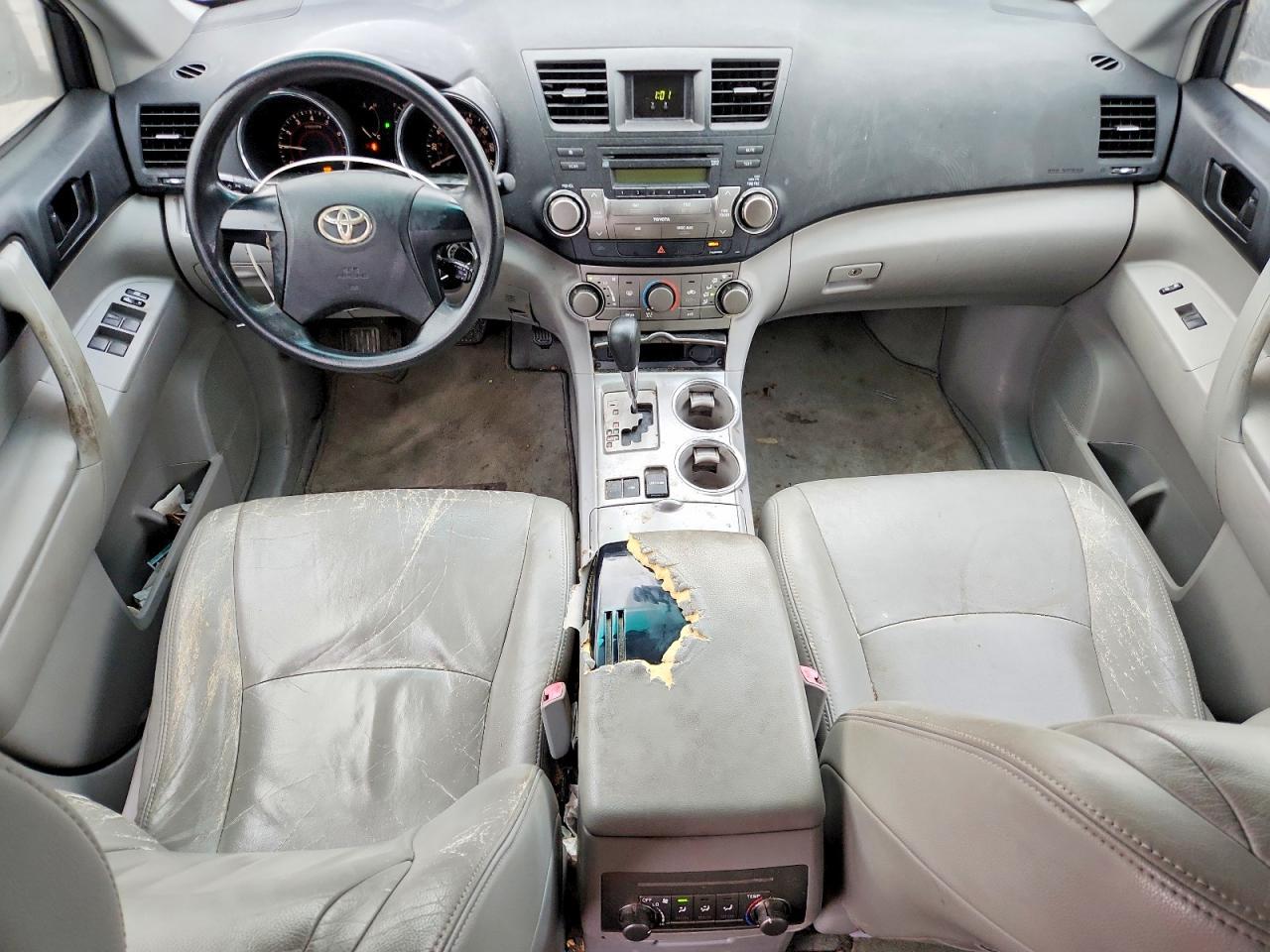 2010 TOYOTA HIGHLANDER