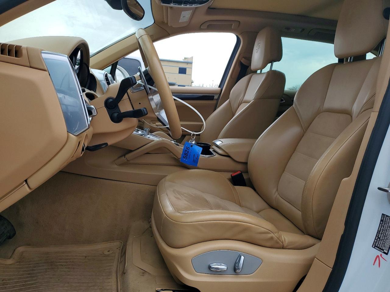 2017 PORSCHE CAYENNE