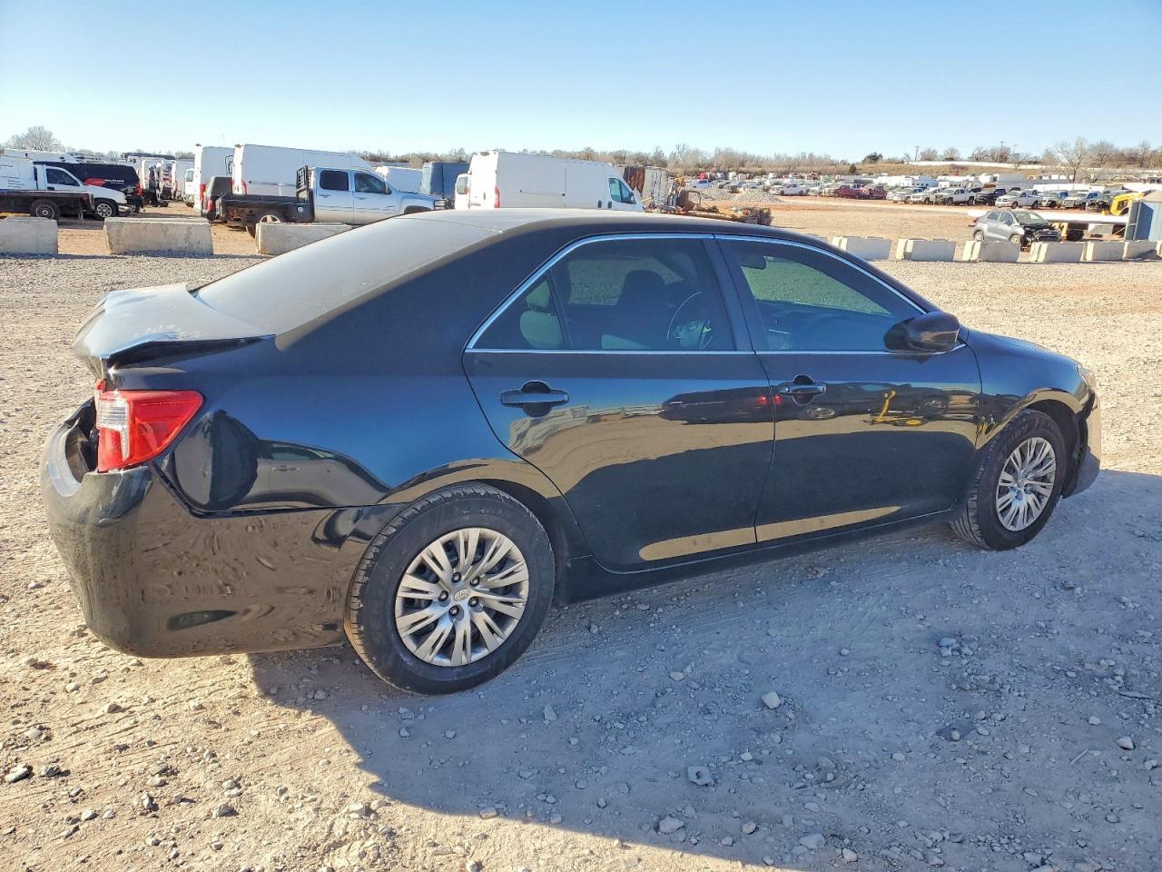 2014 TOYOTA CAMRY