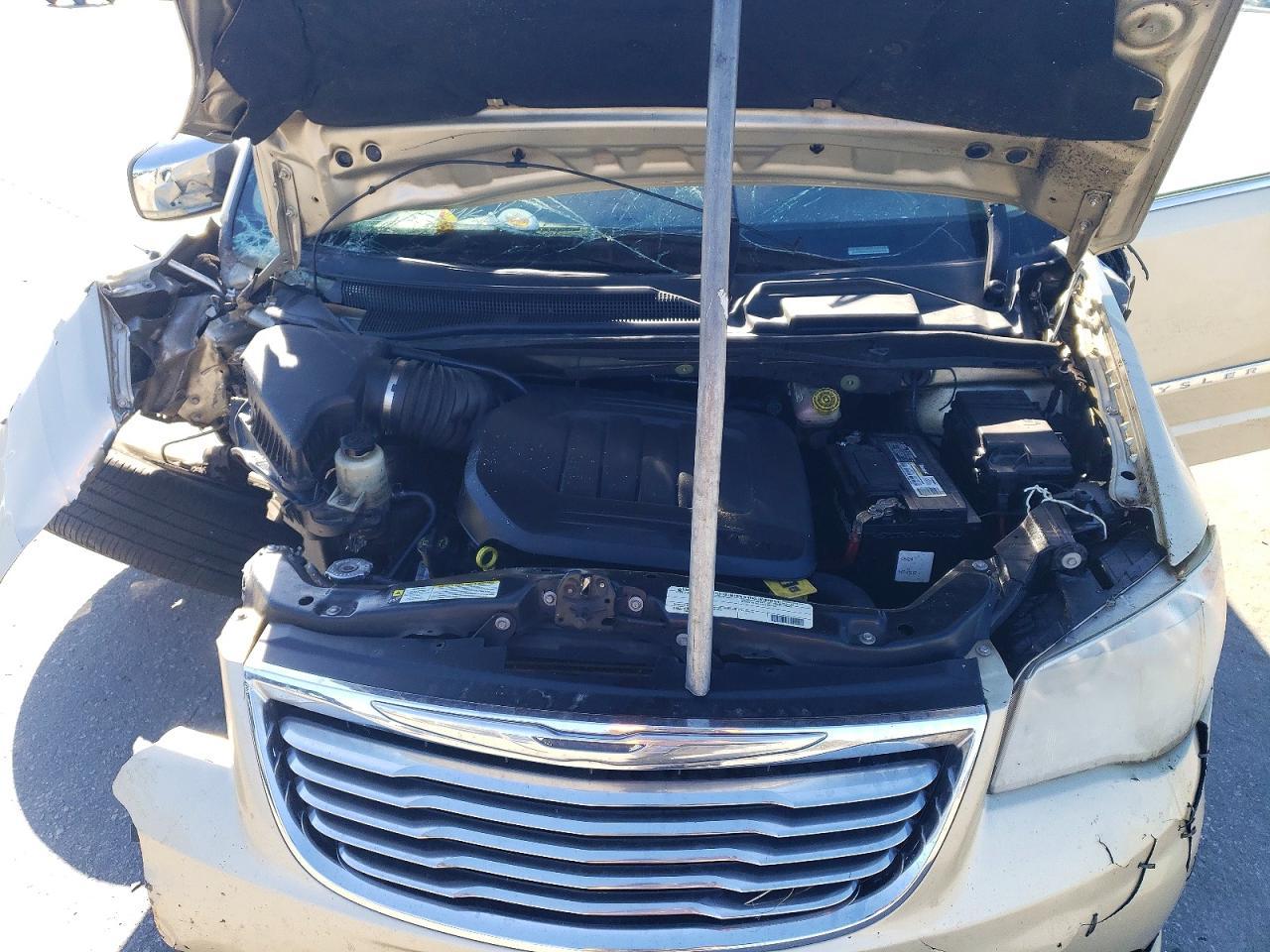 2011 CHRYSLER Town & Country