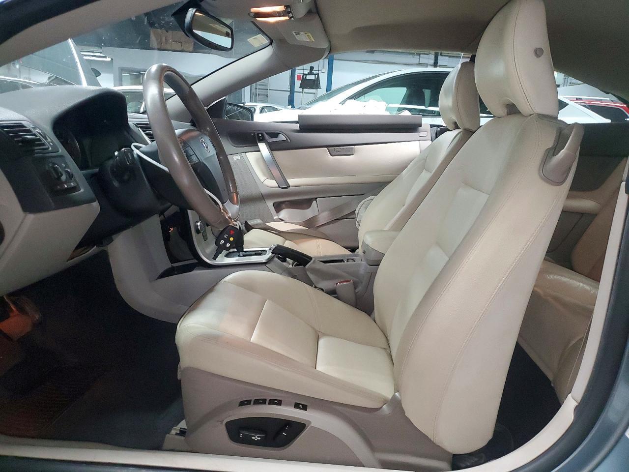 2006 VOLVO C70