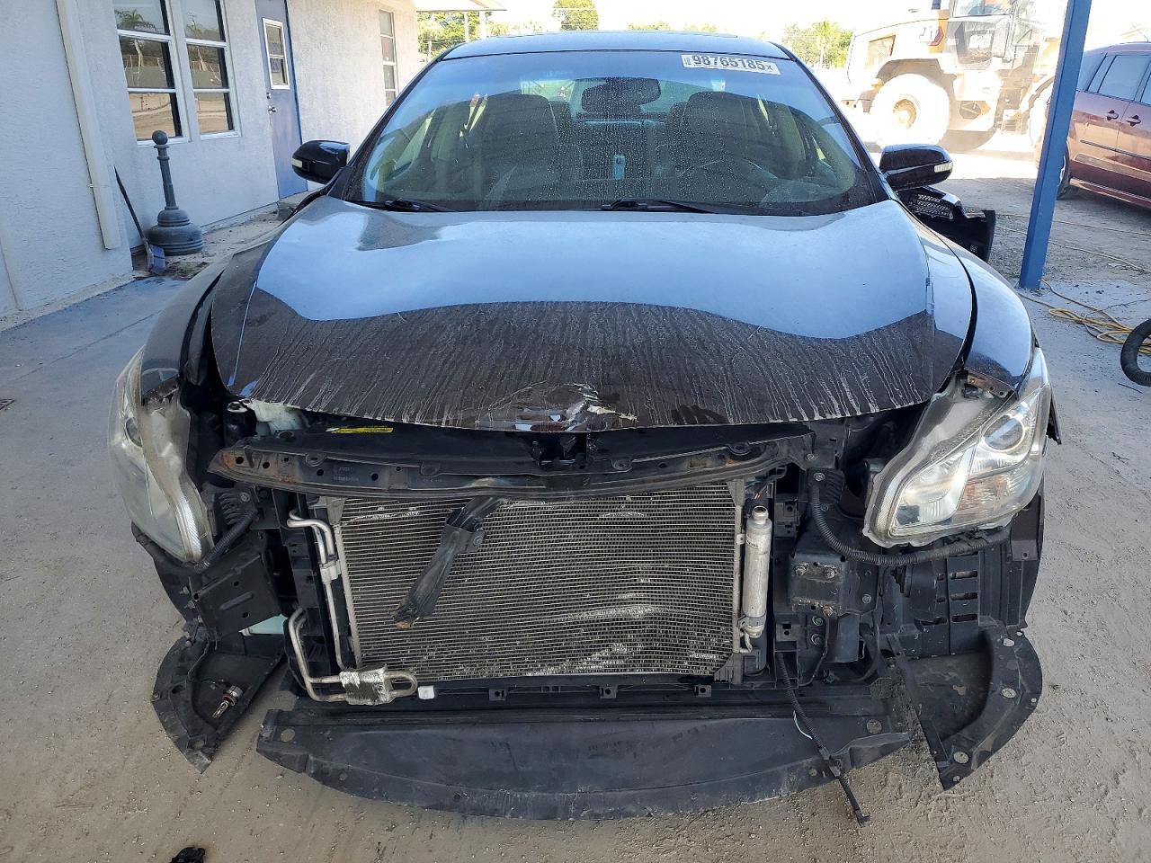 2010 NISSAN Maxima
