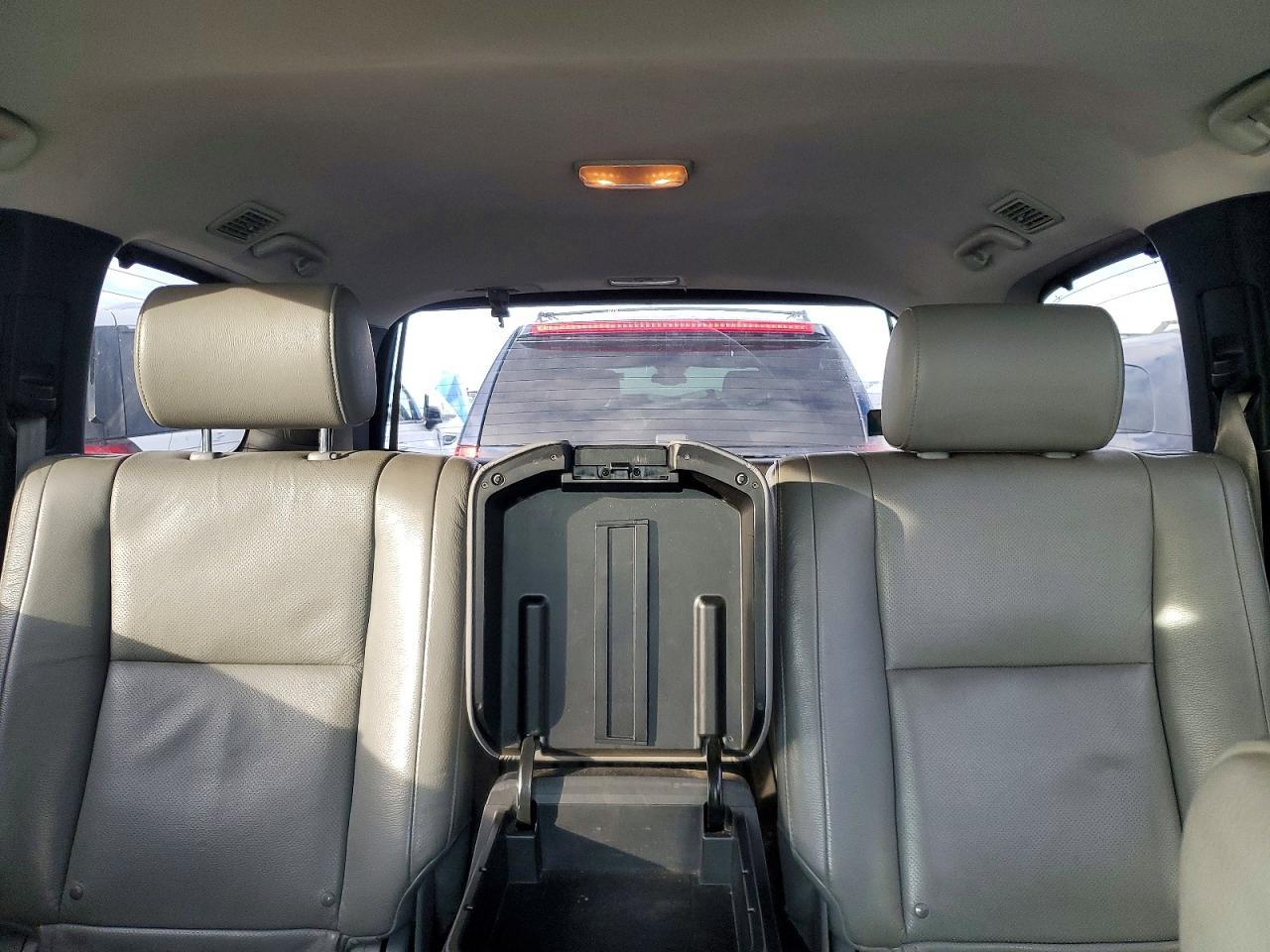 2010 TOYOTA Sequoia