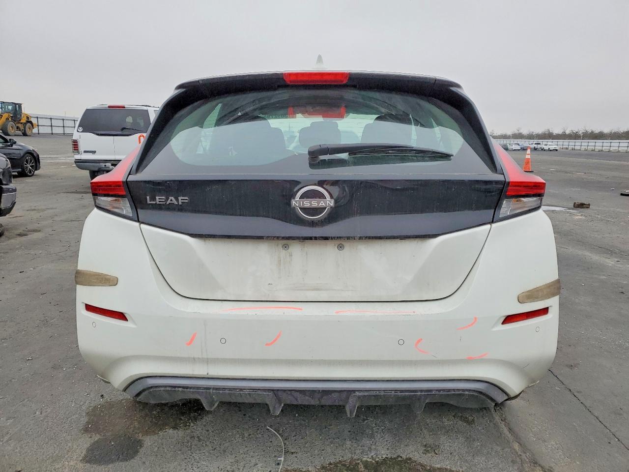 2023 NISSAN LEAF