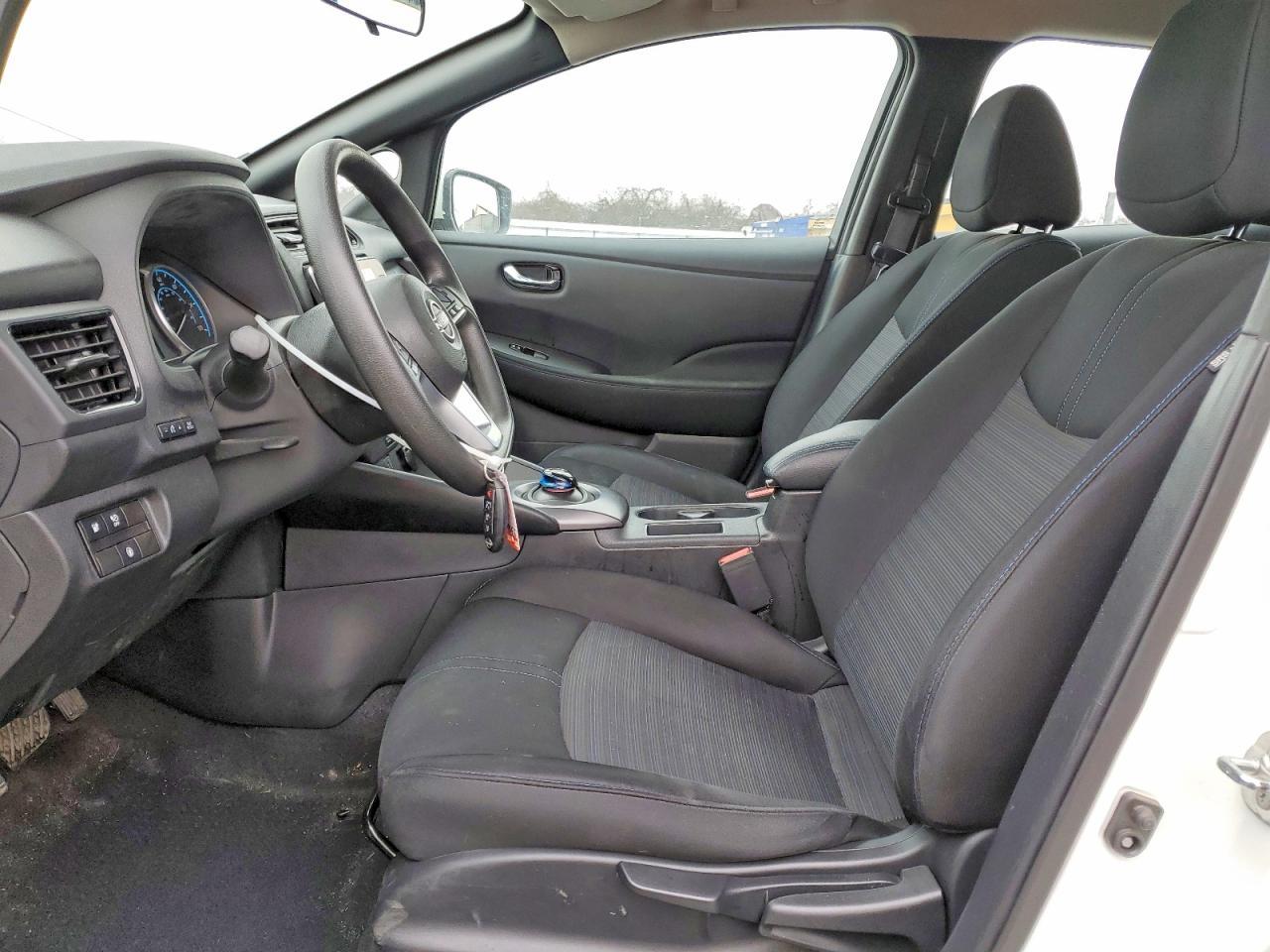 2023 NISSAN LEAF
