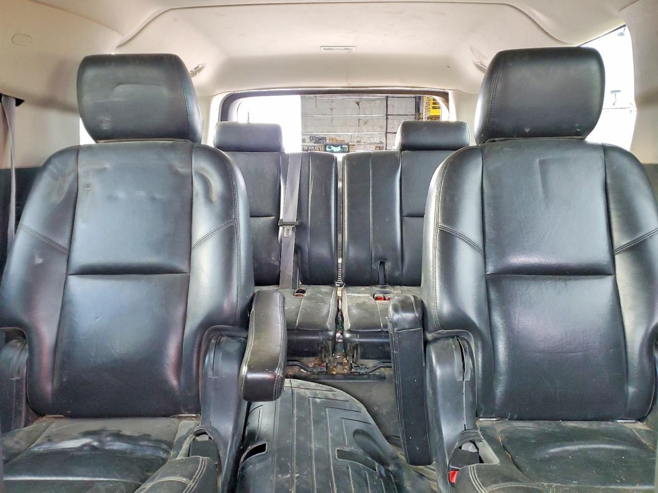2011 CHEVROLET Suburban
