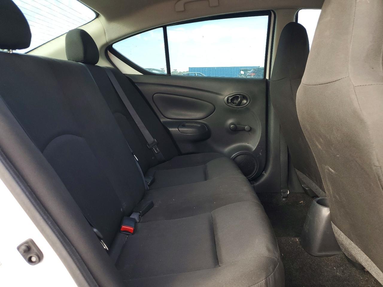 2017 NISSAN VERSA