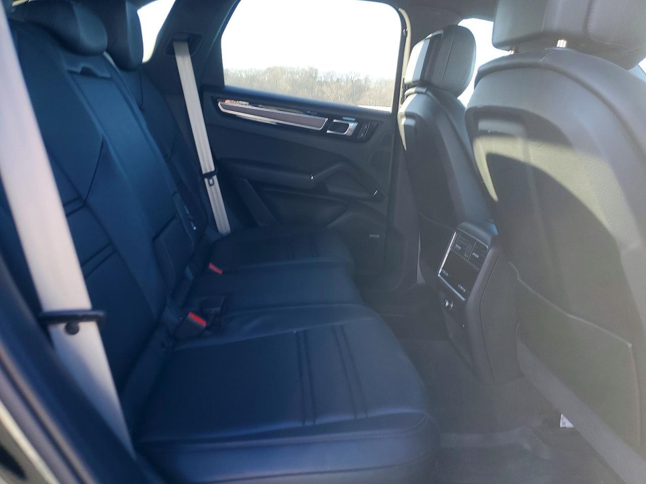2023 PORSCHE CAYENNE