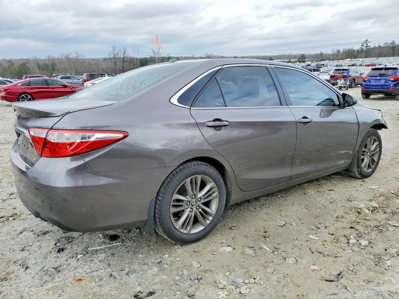 2016 TOYOTA CAMRY