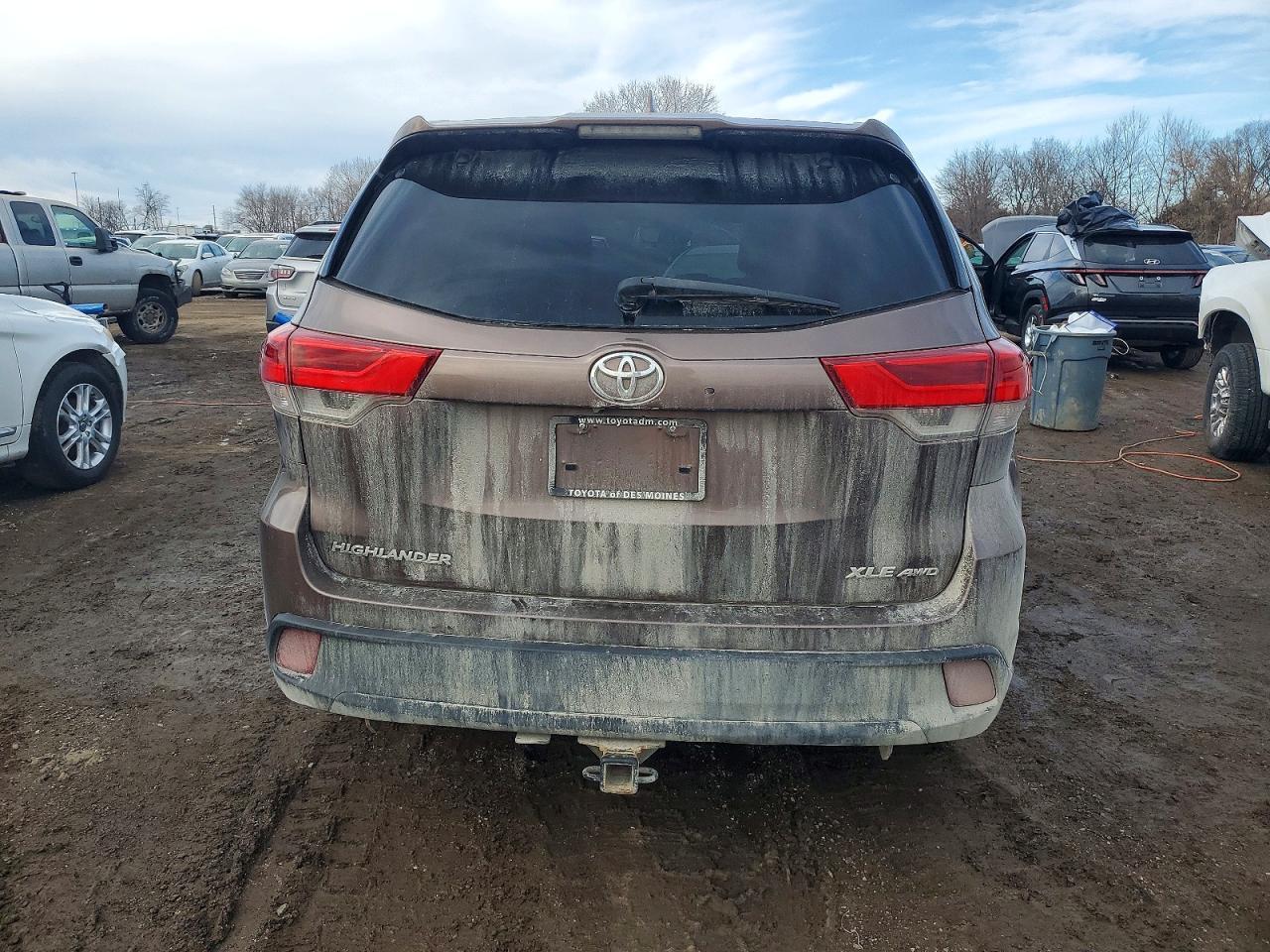 2017 TOYOTA HIGHLANDER