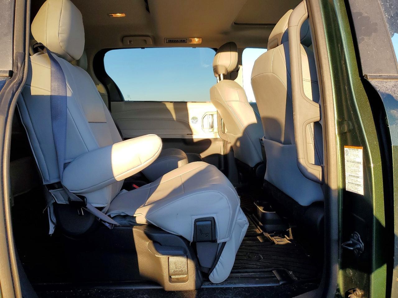 2023 TOYOTA SIENNA
