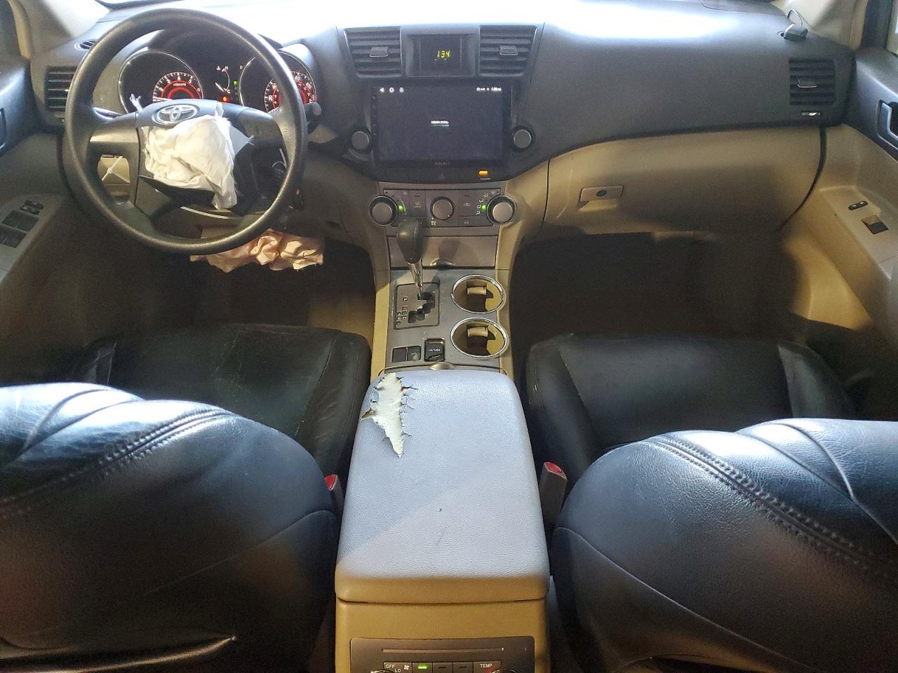 2010 TOYOTA HIGHLANDER