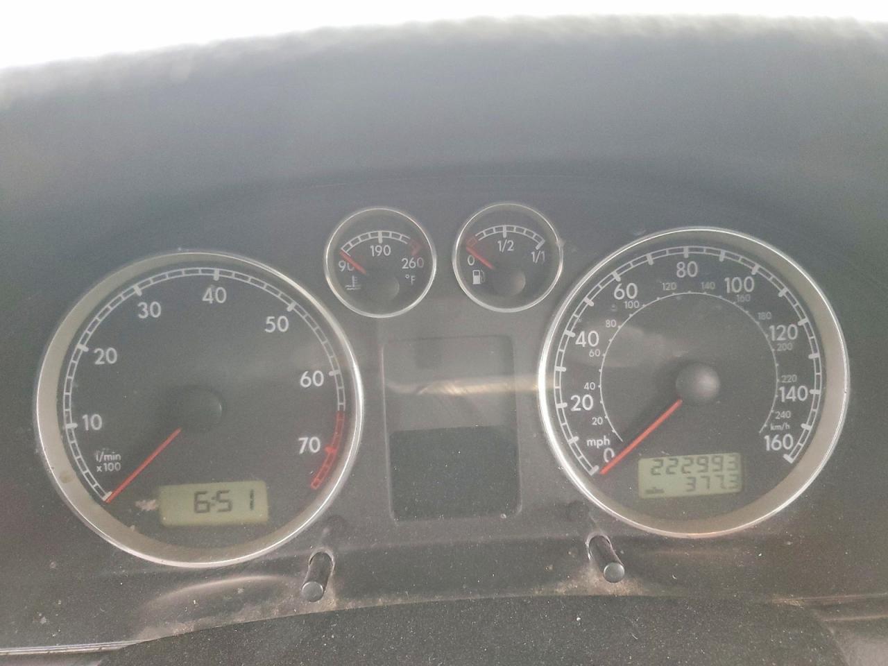 2003 VOLKSWAGEN Passat