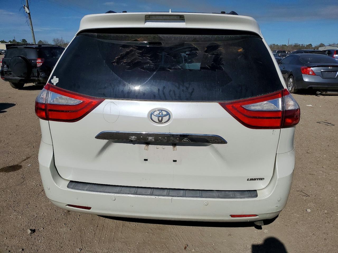 2015 TOYOTA SIENNA