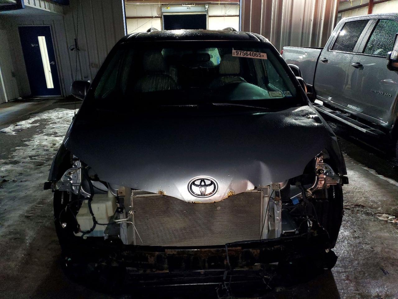 2014 TOYOTA SIENNA