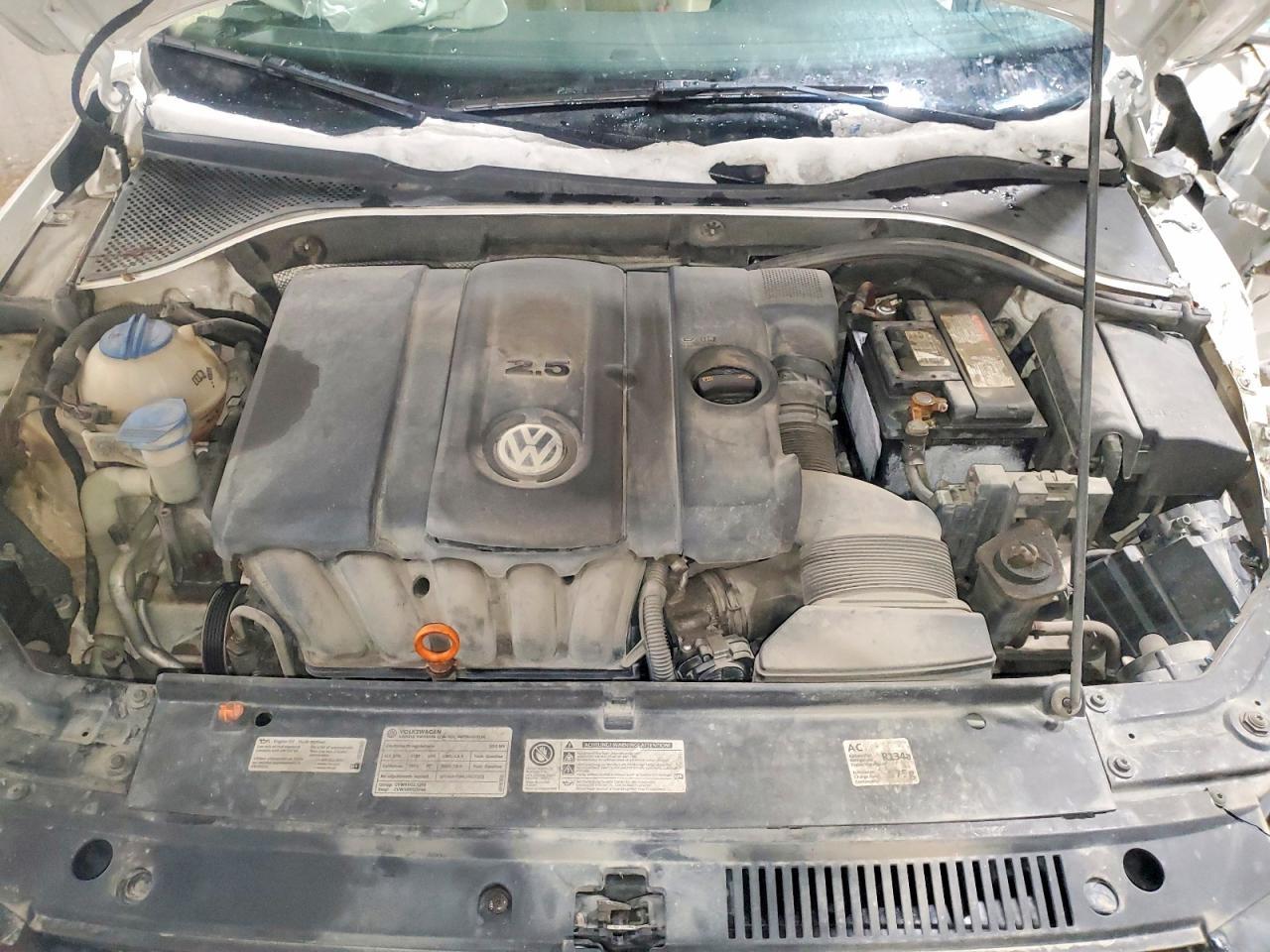 2012 VOLKSWAGEN Passat