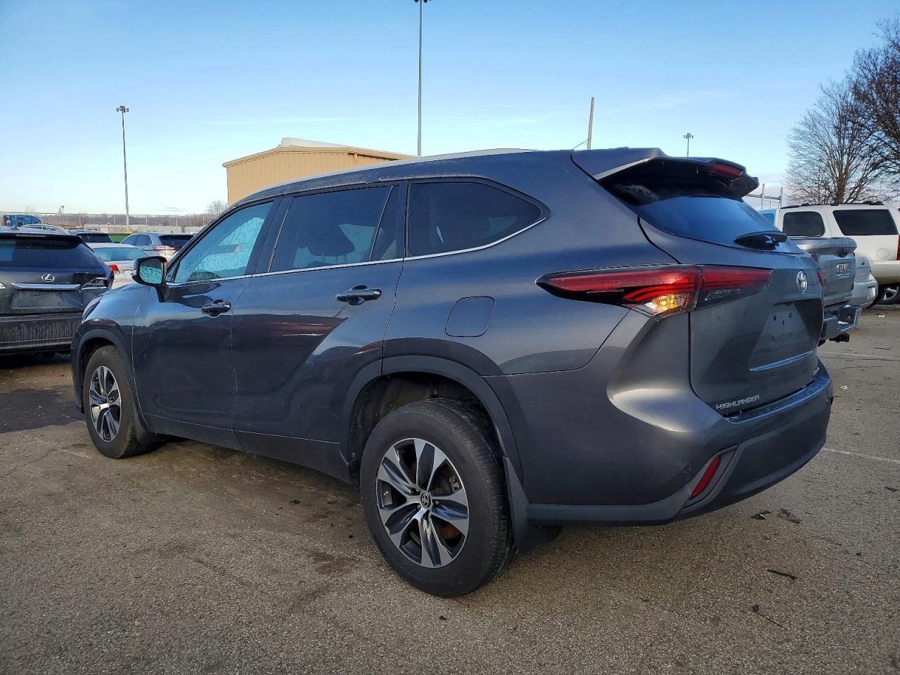 2024 TOYOTA HIGHLANDER