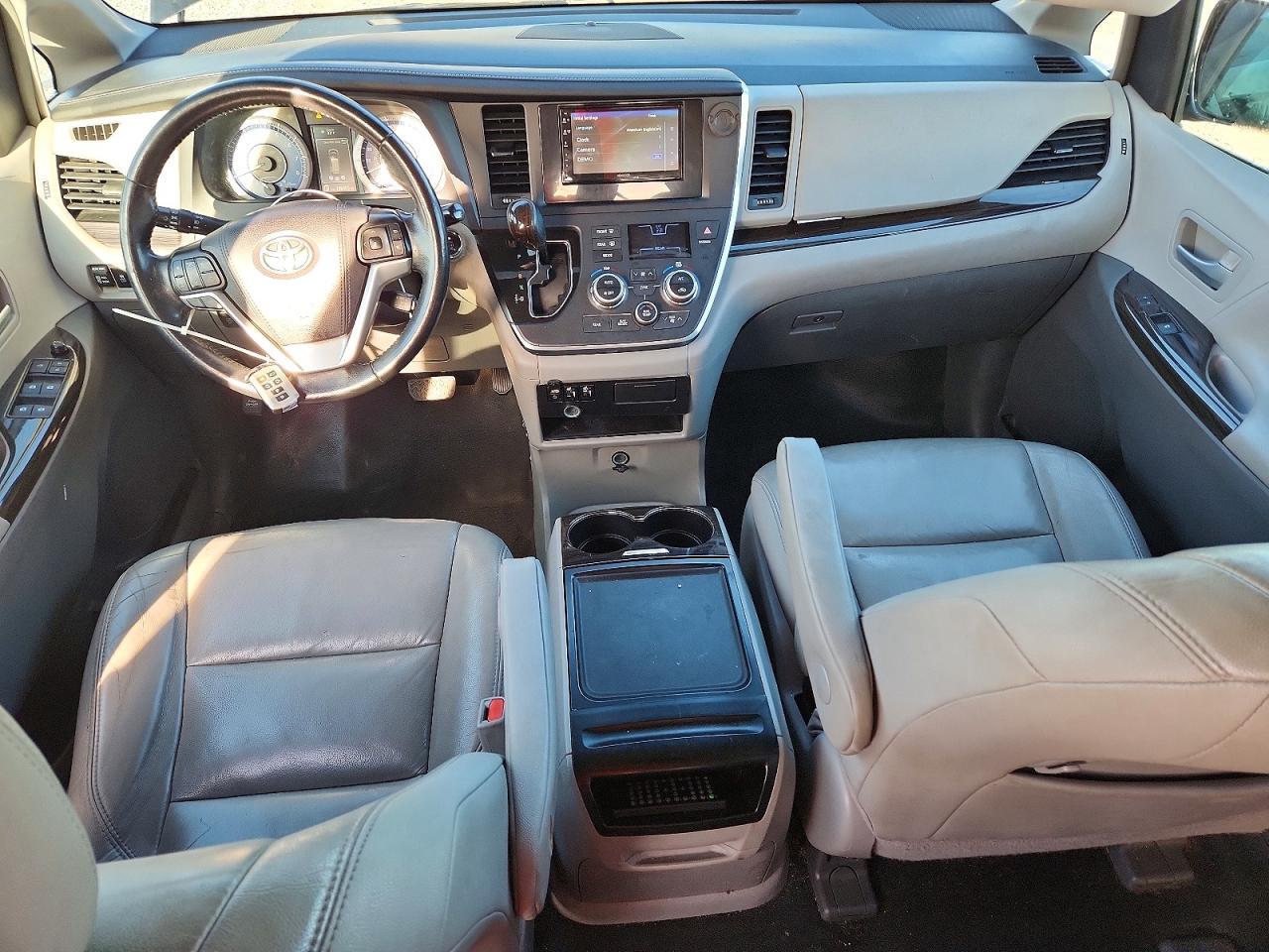2015 TOYOTA SIENNA