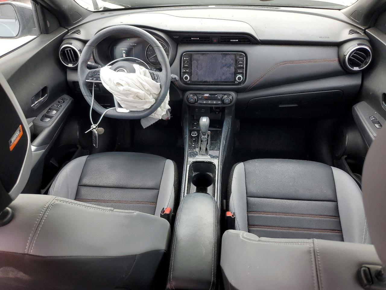 2023 NISSAN KICKS