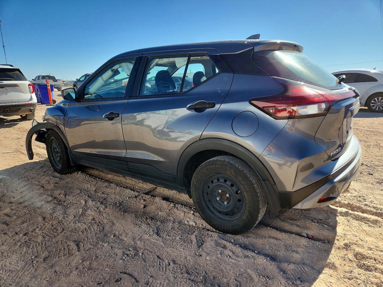 2024 NISSAN KICKS