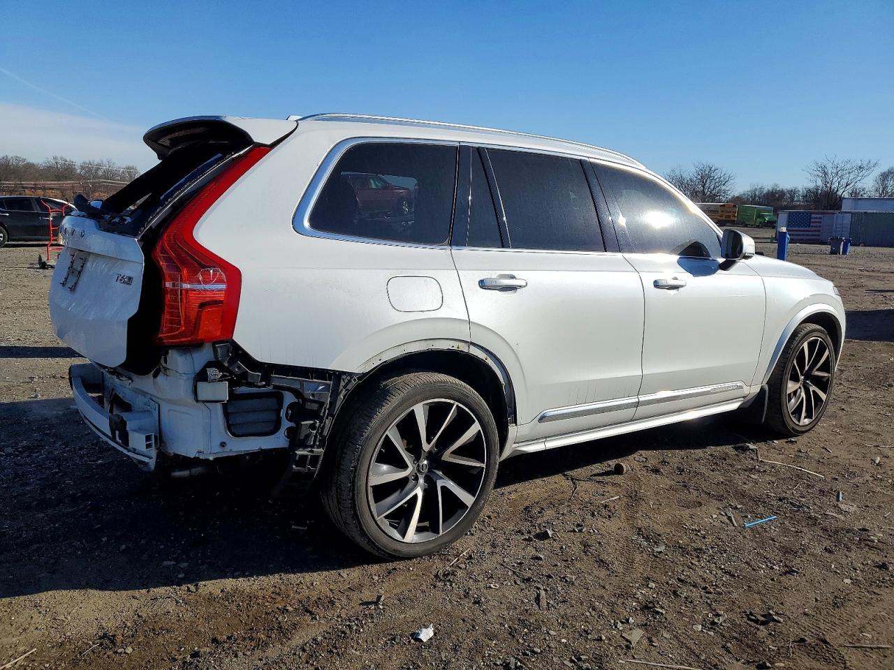 2018 VOLVO XC90
