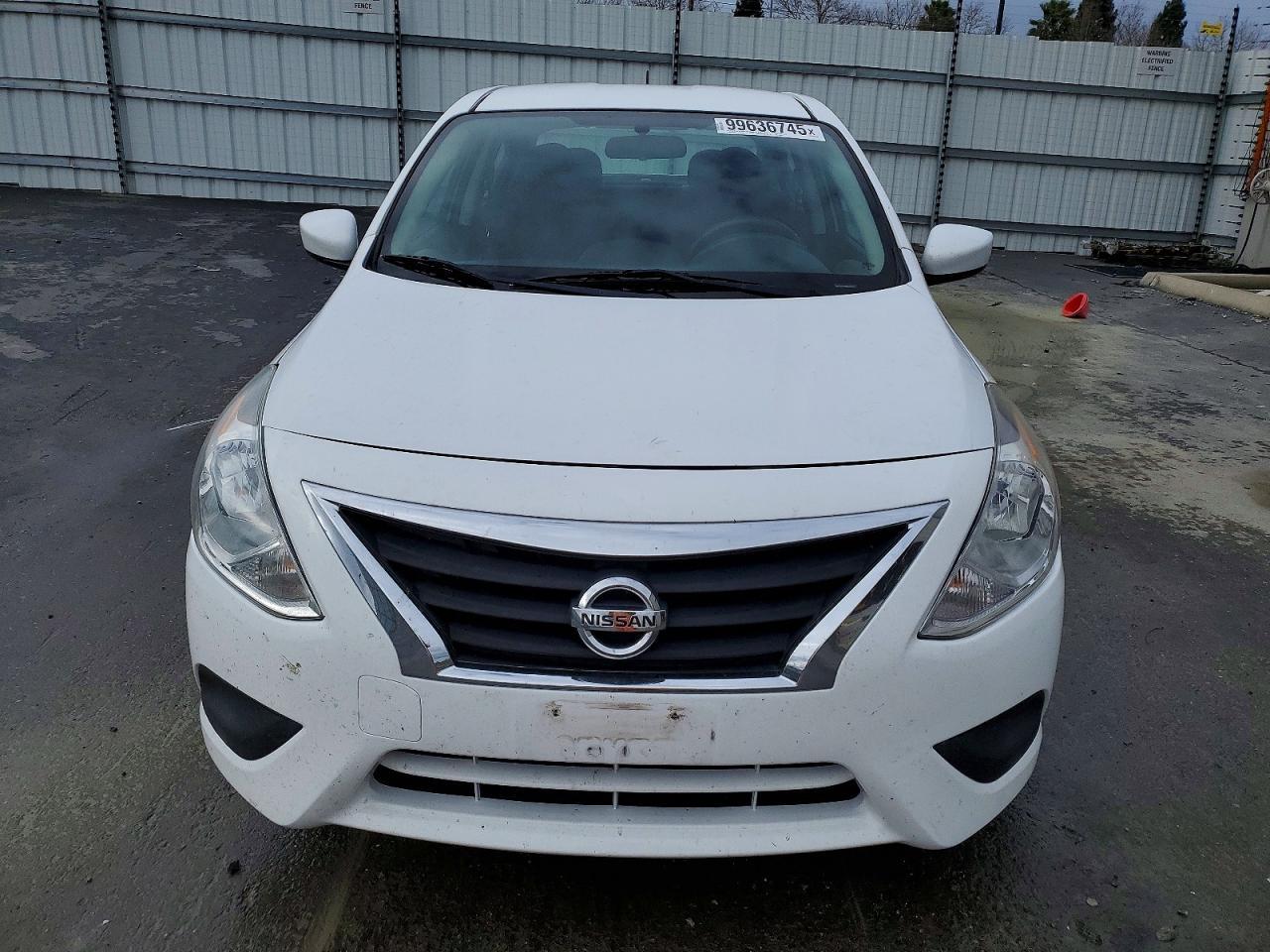 2017 NISSAN VERSA