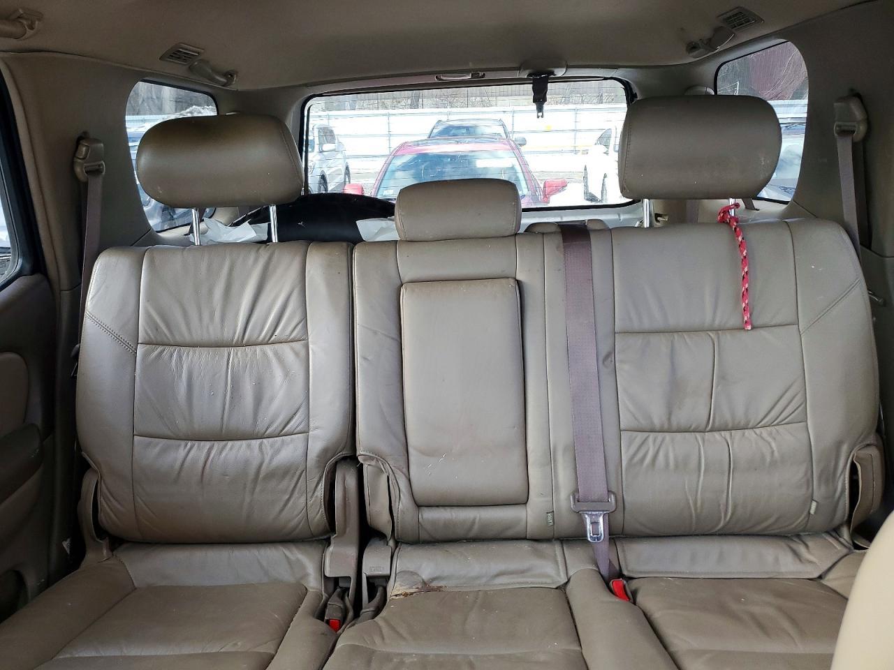 2004 TOYOTA Sequoia