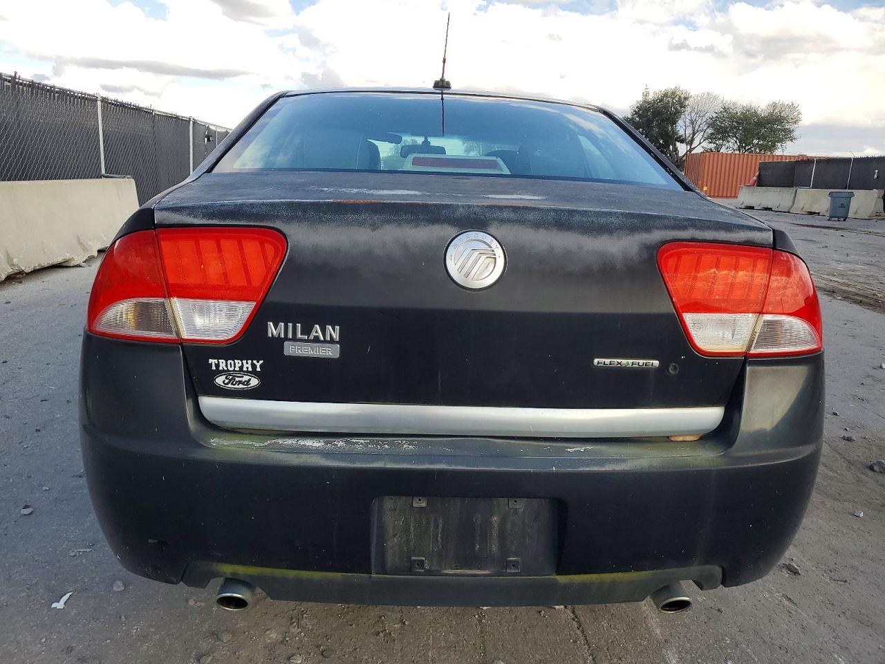 2011 MERCURY Milan
