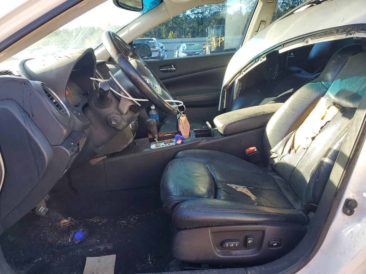 2010 NISSAN Maxima