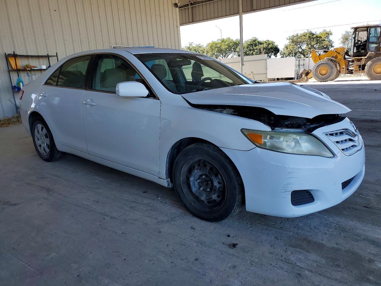 2011 TOYOTA CAMRY