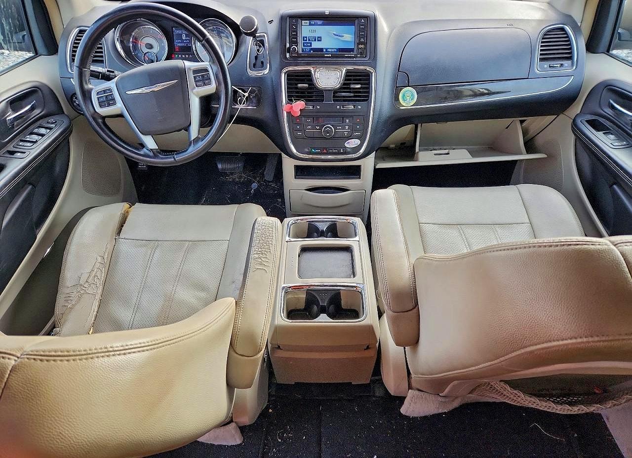 2012 CHRYSLER Town & Country