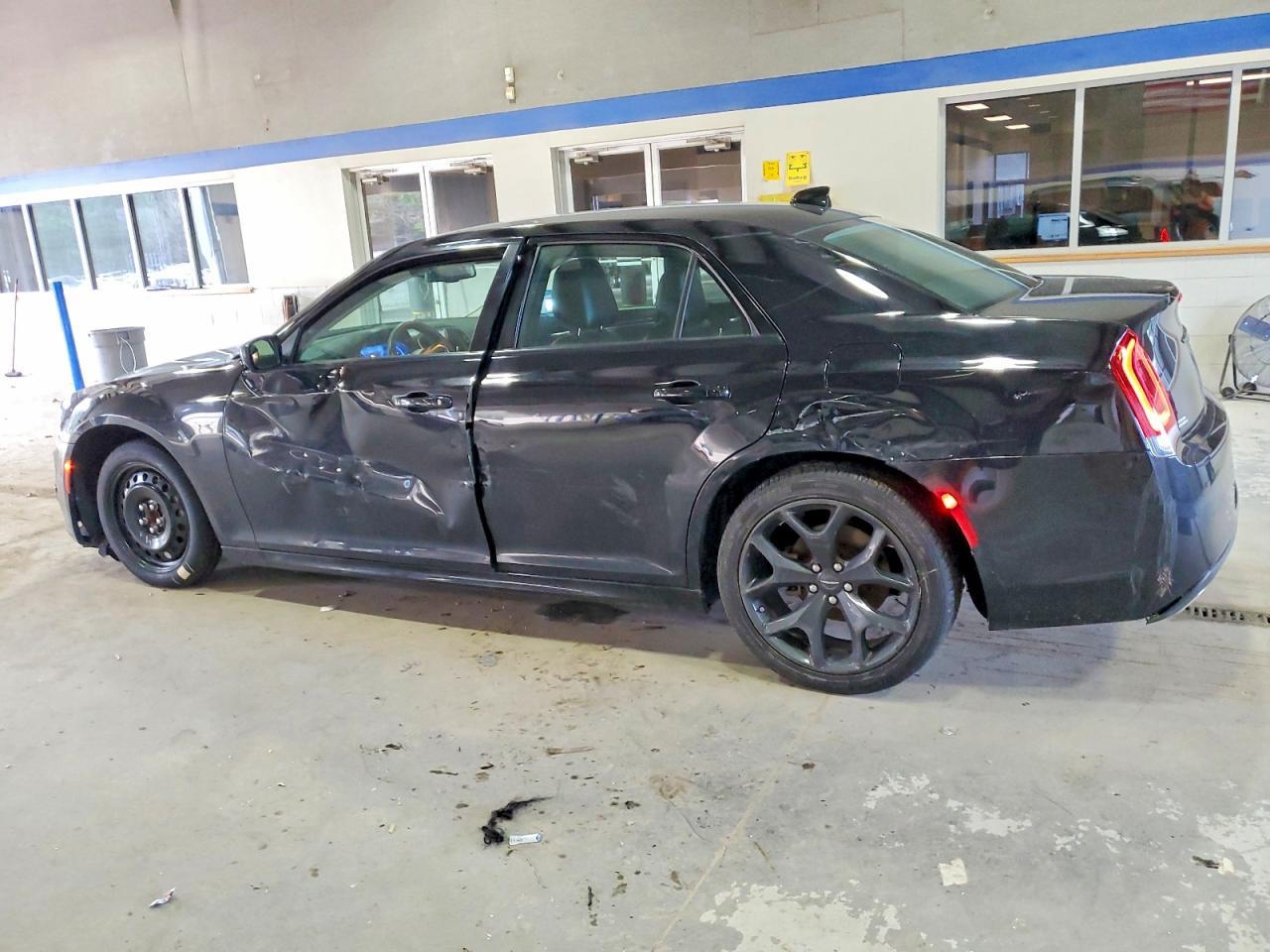 2022 CHRYSLER 300