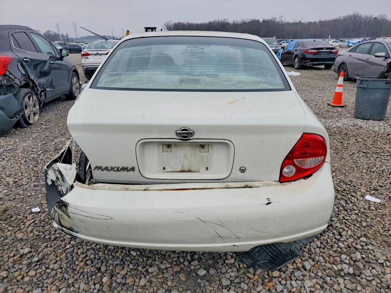 2001 NISSAN Maxima